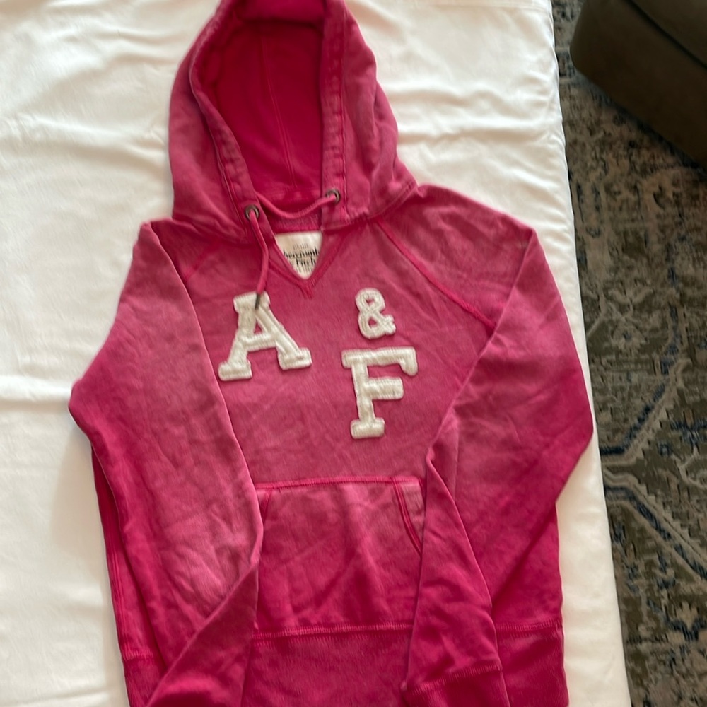 Abercrombie & Fitch women’s hooded sweatshirt, hot pink, M.